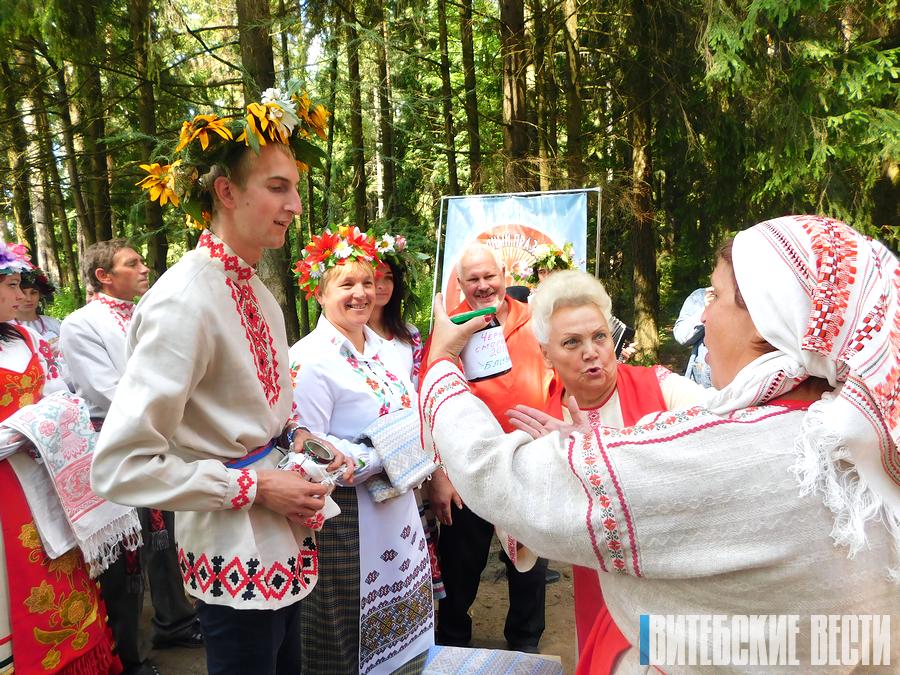 Старажытныя звычаі продкаў набылі сучасны кантэкст на свяце “Кузьмінкі” ў Полацкім раёне