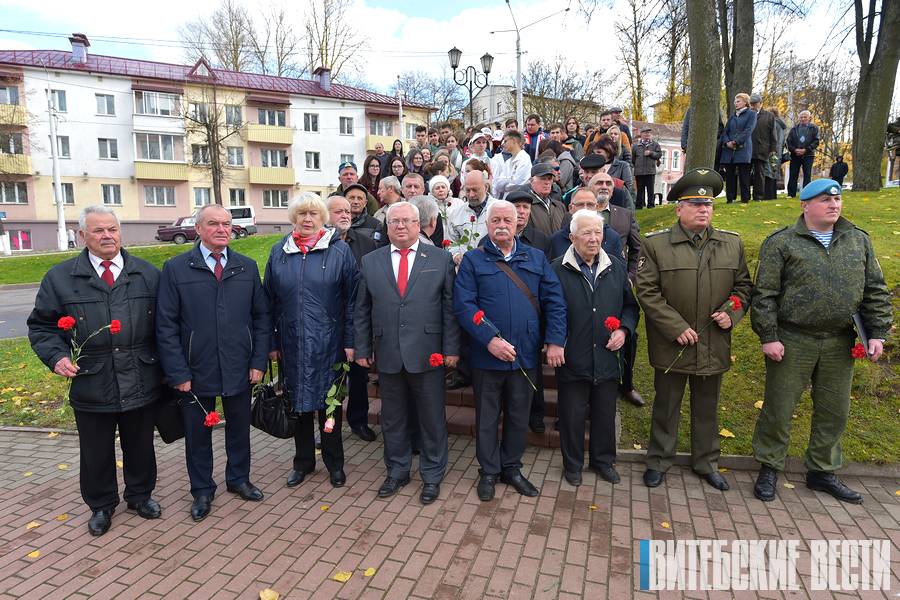 В Витебске прошёл митинг, посвящённый павшим и живым героям ВДВ