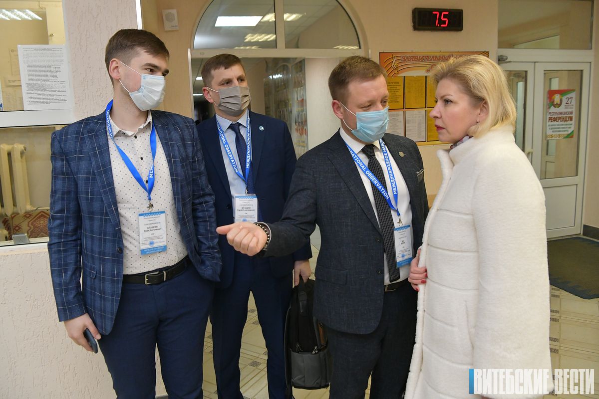 Международный наблюдатель на участке в Витебске: "Мы видим, что избирательная система Республики Беларусь сделала все, чтобы это было возможно"