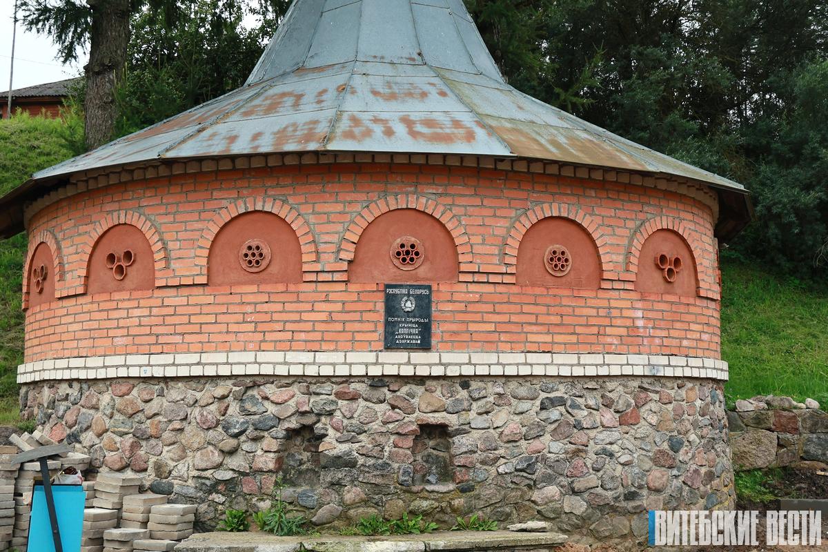 В Сенно завершается обновление криницы «Капличка»