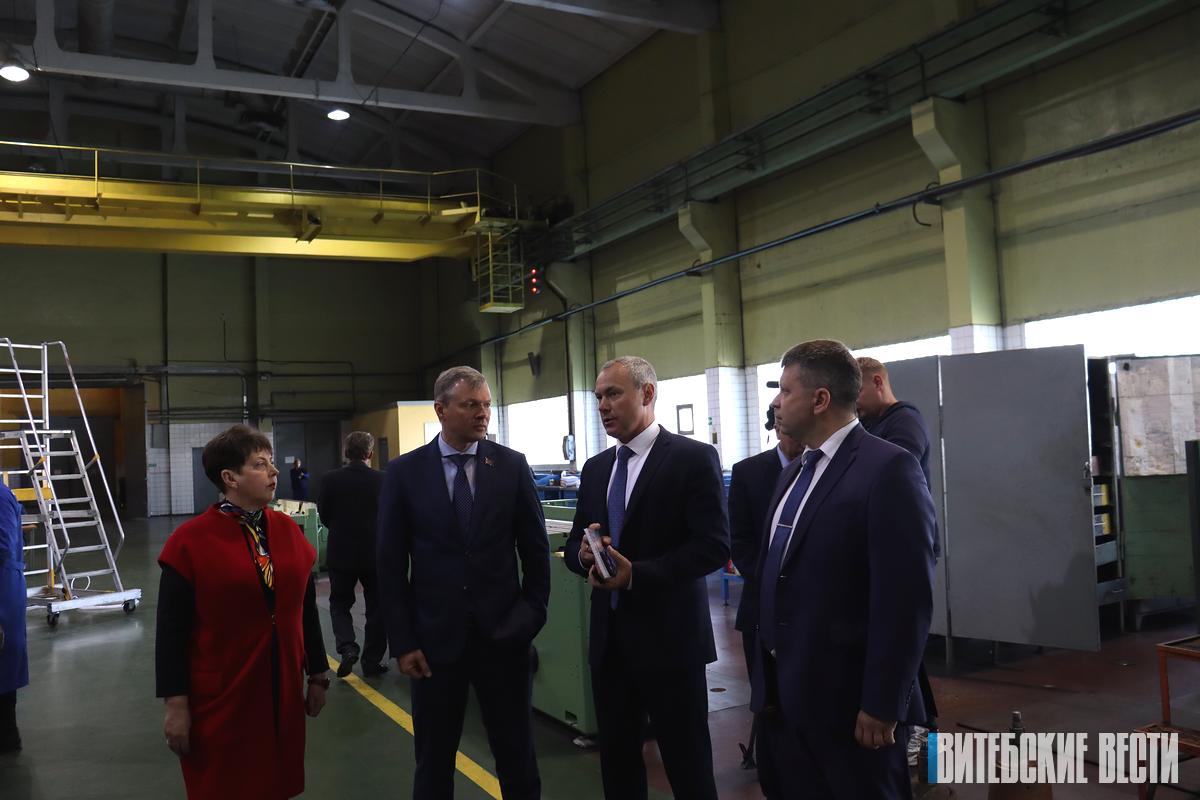 Олег Романов встретился с трудовыми коллективами и представителями общественных объединений Оршанского района