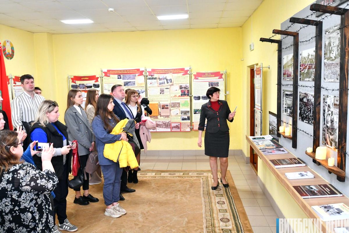 Более 1150 человек посетили в прокуратуре Витебска экспозицию, посвященную геноциду белорусского народа