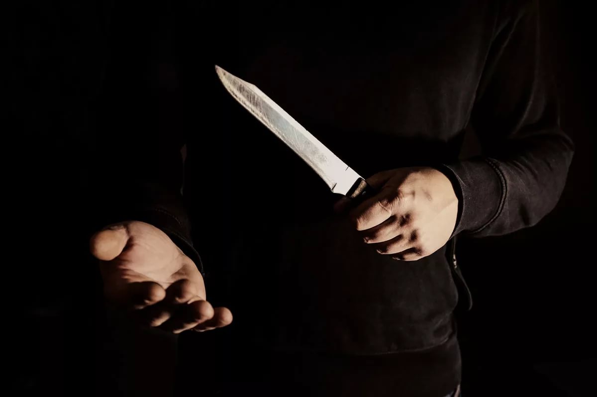 В Витебске на женщину напал с ножом прохожий