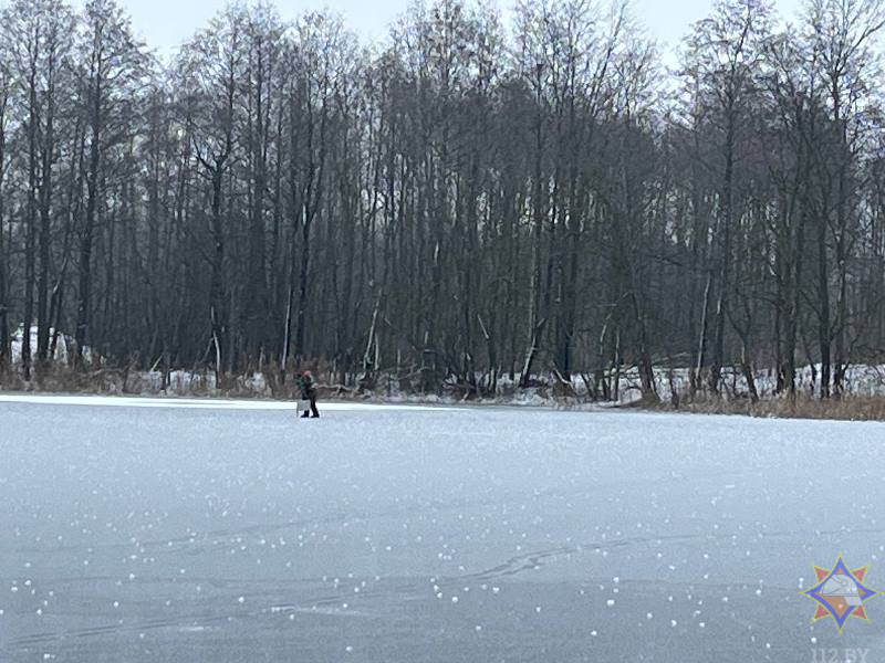 На озере Воронь в Миорском районе спасен рыбак