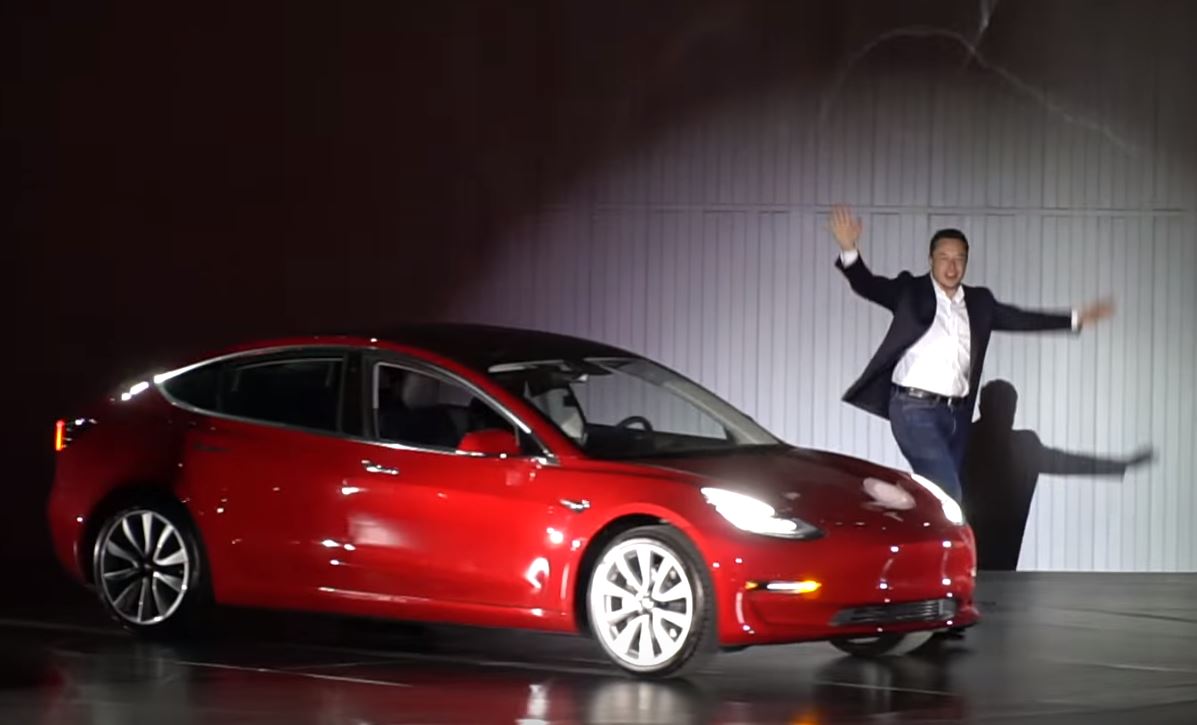 Tesla за биткойны: Илон Маск объявил о начале продаж электрокаров