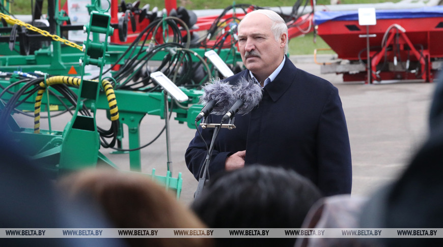 Лукашенко поручил к 1 октября завершить в Беларуси сев озимых