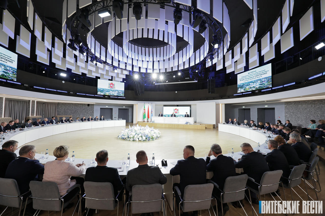 Игорь Сергеенко и парламентарии от Витебской области встретились с активом региона