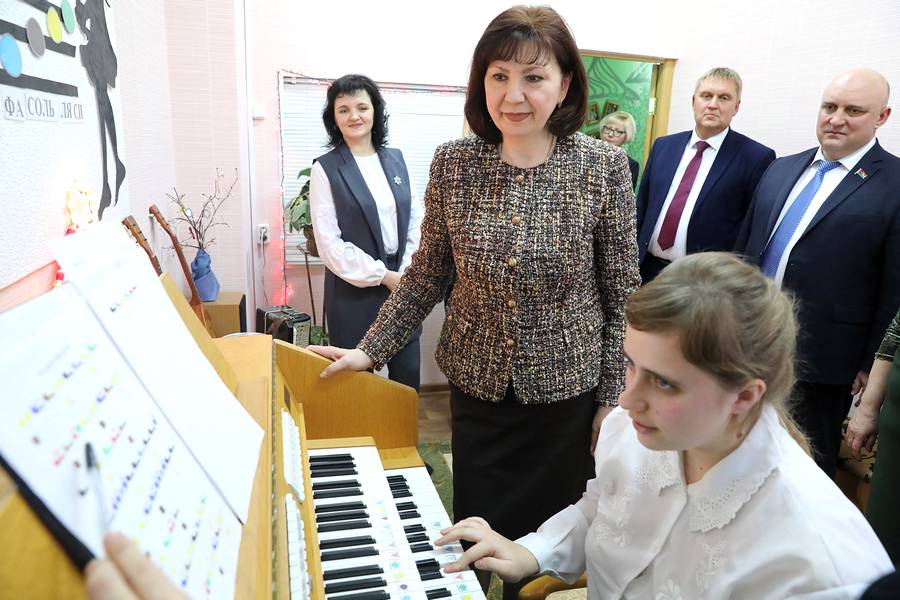 Наталья Кочанова побывала на празднике в Новополоцком ТЦСОНе