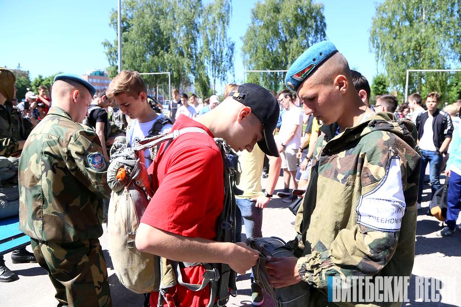 В Витебске в 103-й отдельной гвардейской воздушно-десантной бригаде начал работать военно-спортивный лагерь для подростков