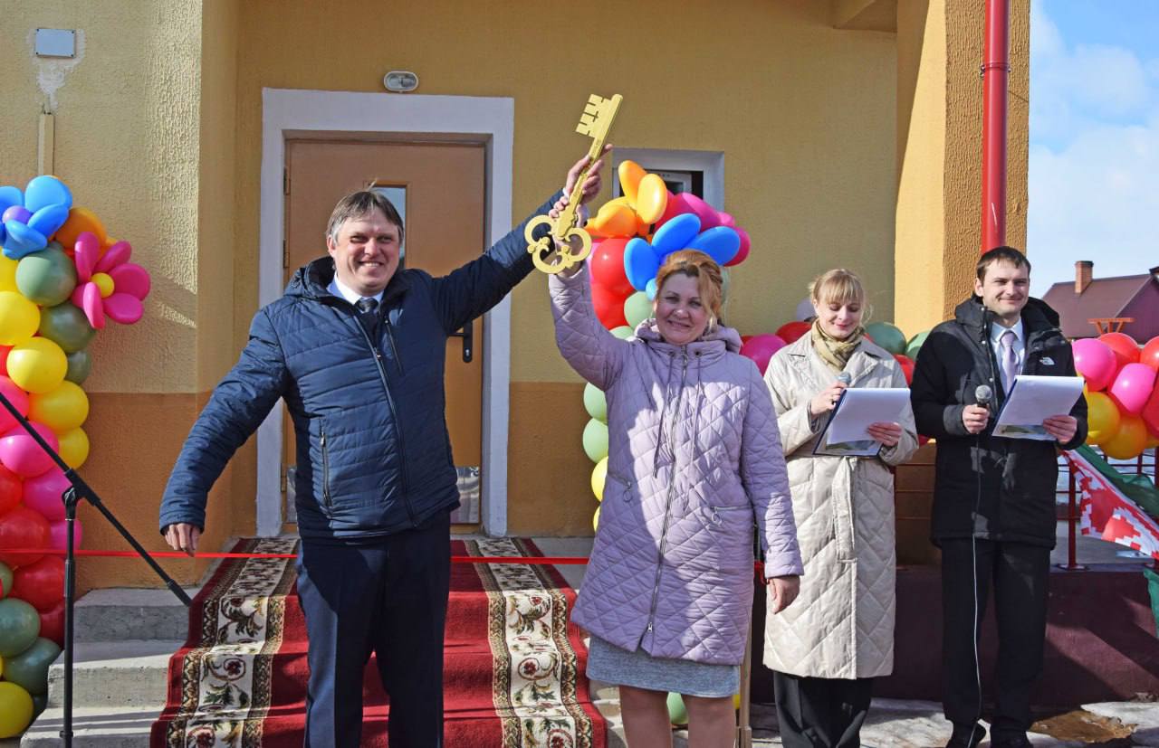 Фотофакт. Дом семейного типа открылся в Глубокском районе 