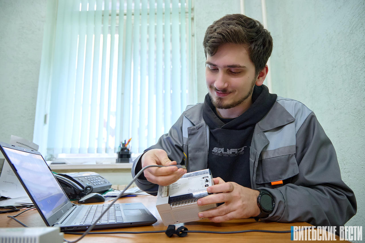 От мечты об IT-гиганте к родному заводу: как молодой программист нашел себя в Лепеле