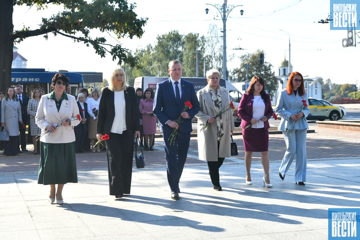 В Витебске проходит областное торжественное мероприятие, посвященное Дню учителя